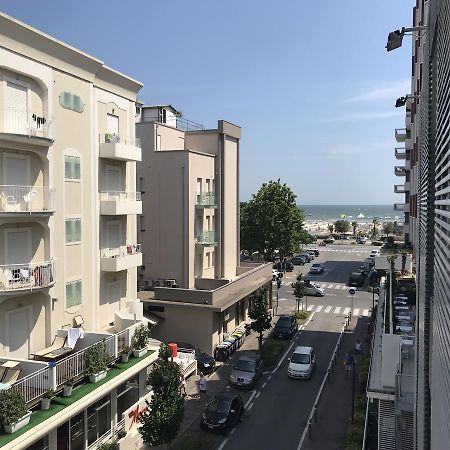 Hotel Losanna リミニ エクステリア 写真