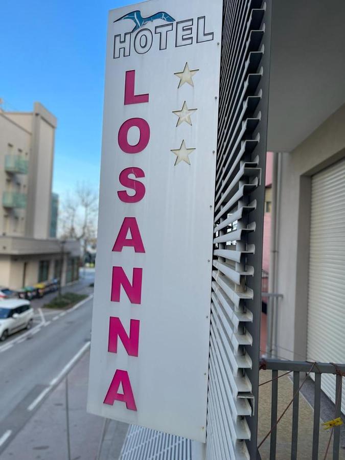 Hotel Losanna リミニ エクステリア 写真