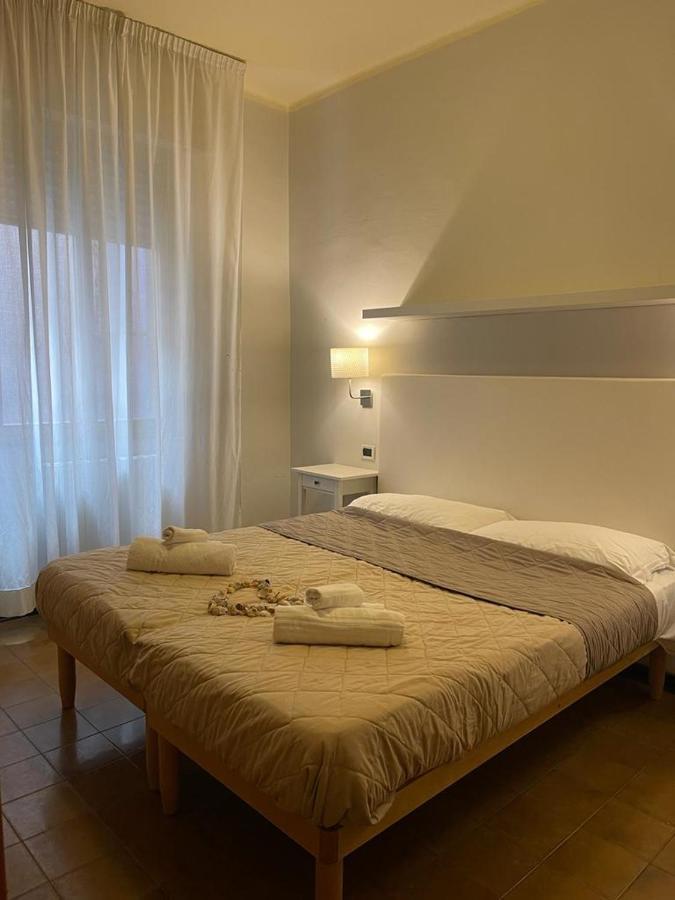 Hotel Losanna リミニ エクステリア 写真