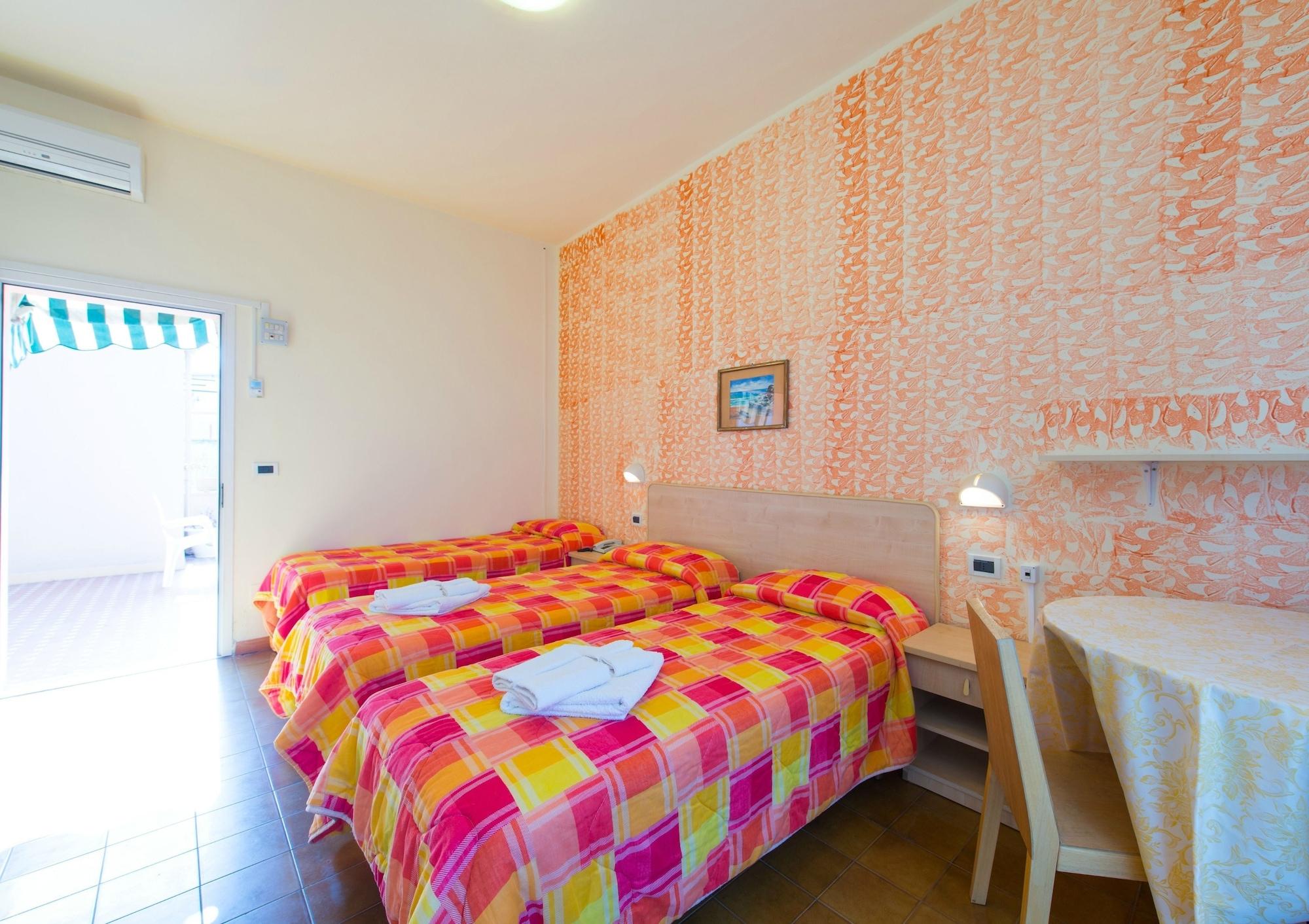 Hotel Losanna リミニ エクステリア 写真