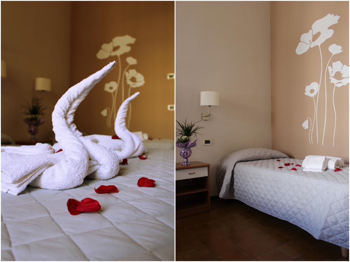 Hotel Losanna リミニ エクステリア 写真