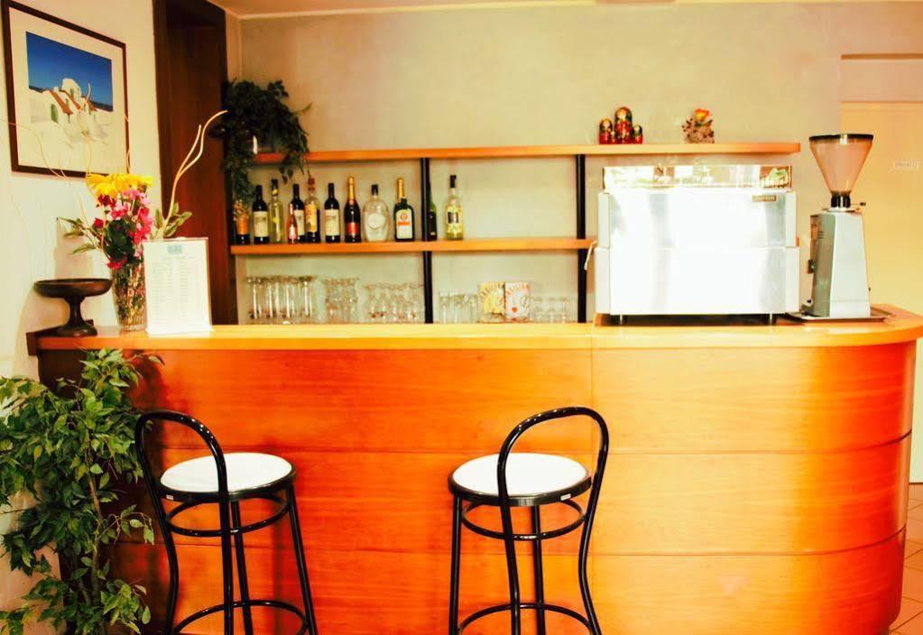 Hotel Losanna リミニ エクステリア 写真