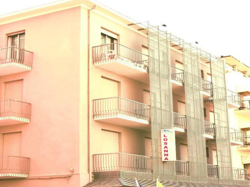 Hotel Losanna リミニ エクステリア 写真